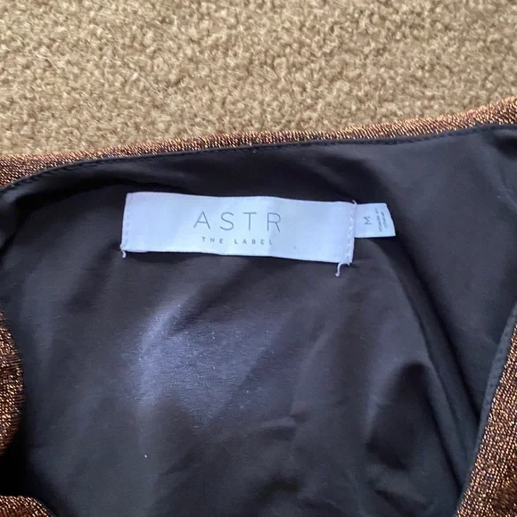 ASTR Metallic Bodysuit in Copper M - Picture 2 of 4